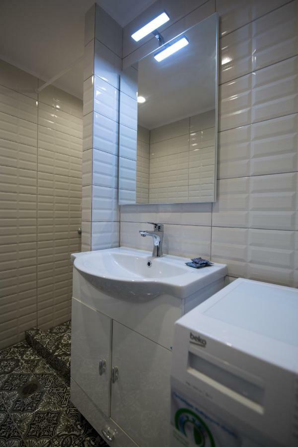 White Lux Apartment For 2 Vipgreece Athen Exterior foto