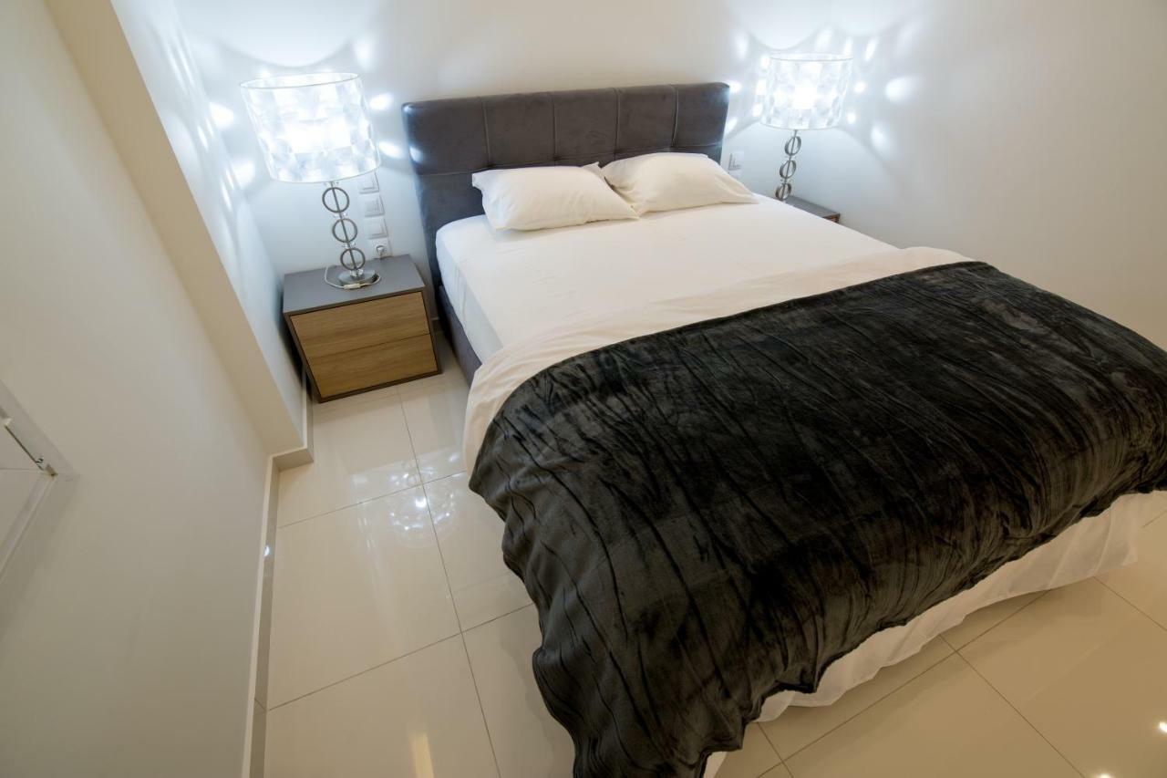 White Lux Apartment For 2 Vipgreece Athen Exterior foto