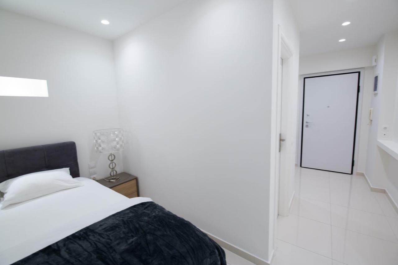 White Lux Apartment For 2 Vipgreece Athen Exterior foto